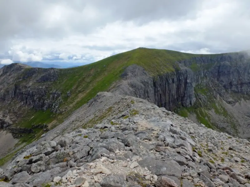 NG9560 : The bealach below Ruadh-stac Mòr