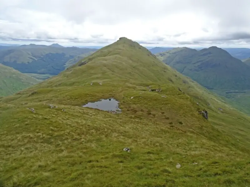 NN4020 : Looking to Beinn Tulaichean