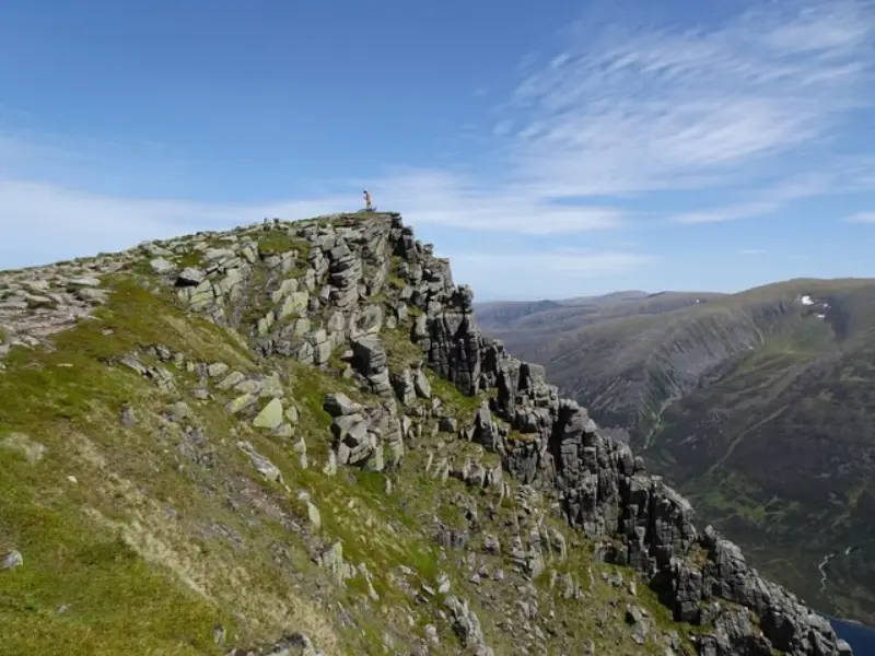 NN9098 : Sgòr Gaoith Summit, Summer