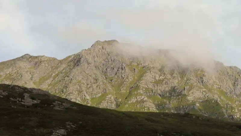 NC4750 : Crags on Ben Hope